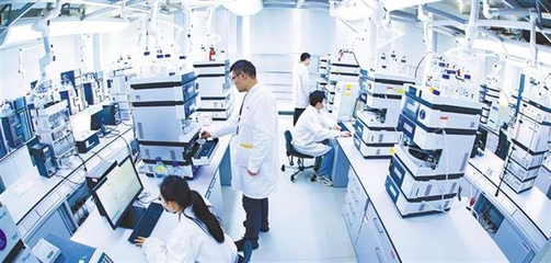 勁牌榮獲首屆“湖北省食品安全突出貢獻(xiàn)政府獎”，引領(lǐng)行業(yè)技術(shù)交流新風(fēng)尚